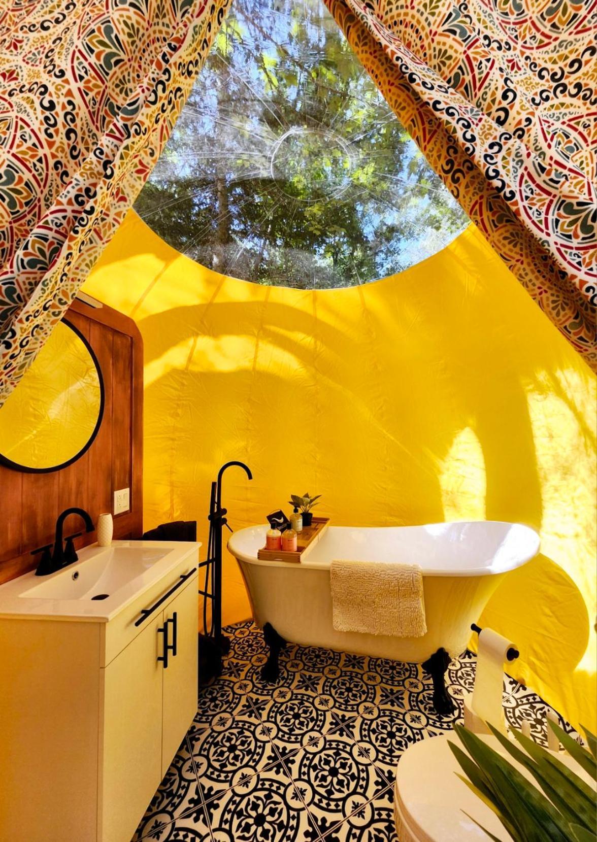 ホテル Estrella Glamping キャラキット エクステリア 写真